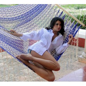 Blå og off-white med trepinne i Nett 